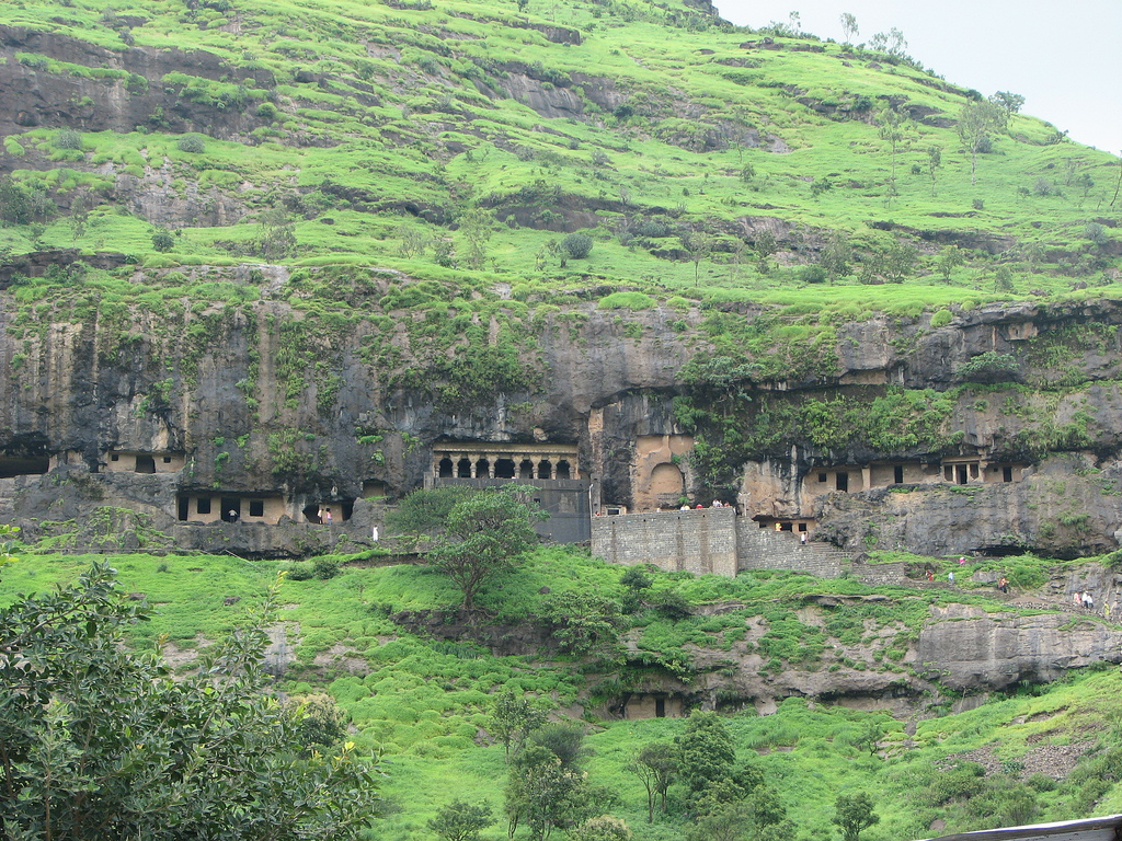 lenyadri-group-of-caves-img